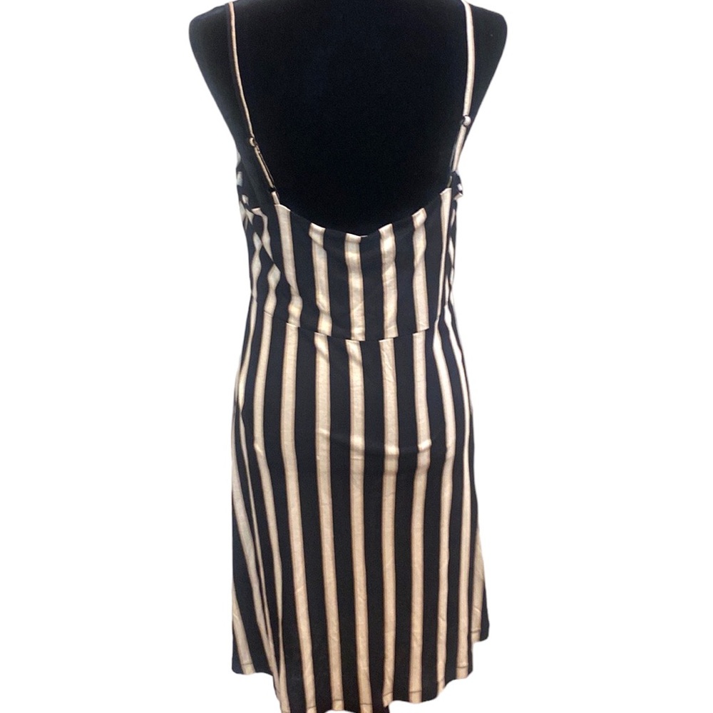 H&M Dress - Picture 2 of 9